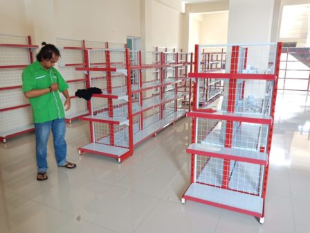 Toko Rak Gondola Minimarket Tanah Datar